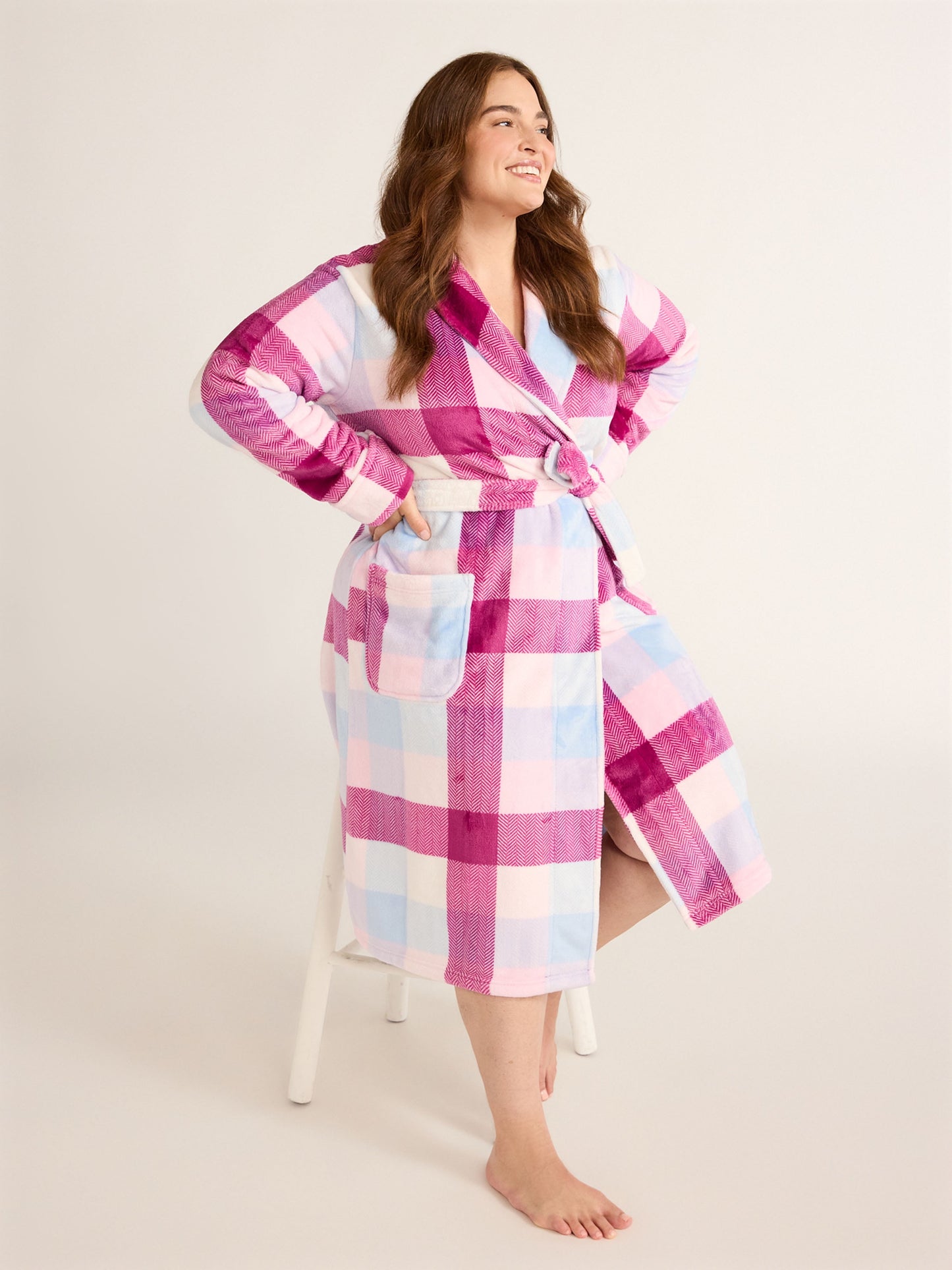 Joyspun Women's Plush Robe, Sizes S to 3X