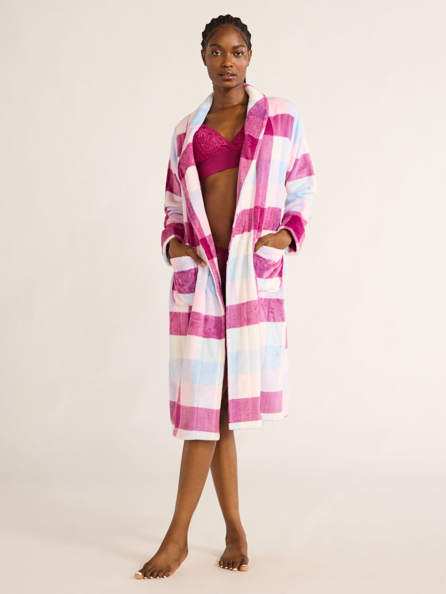 Joyspun Women's Plush Robe, Sizes S to 3X