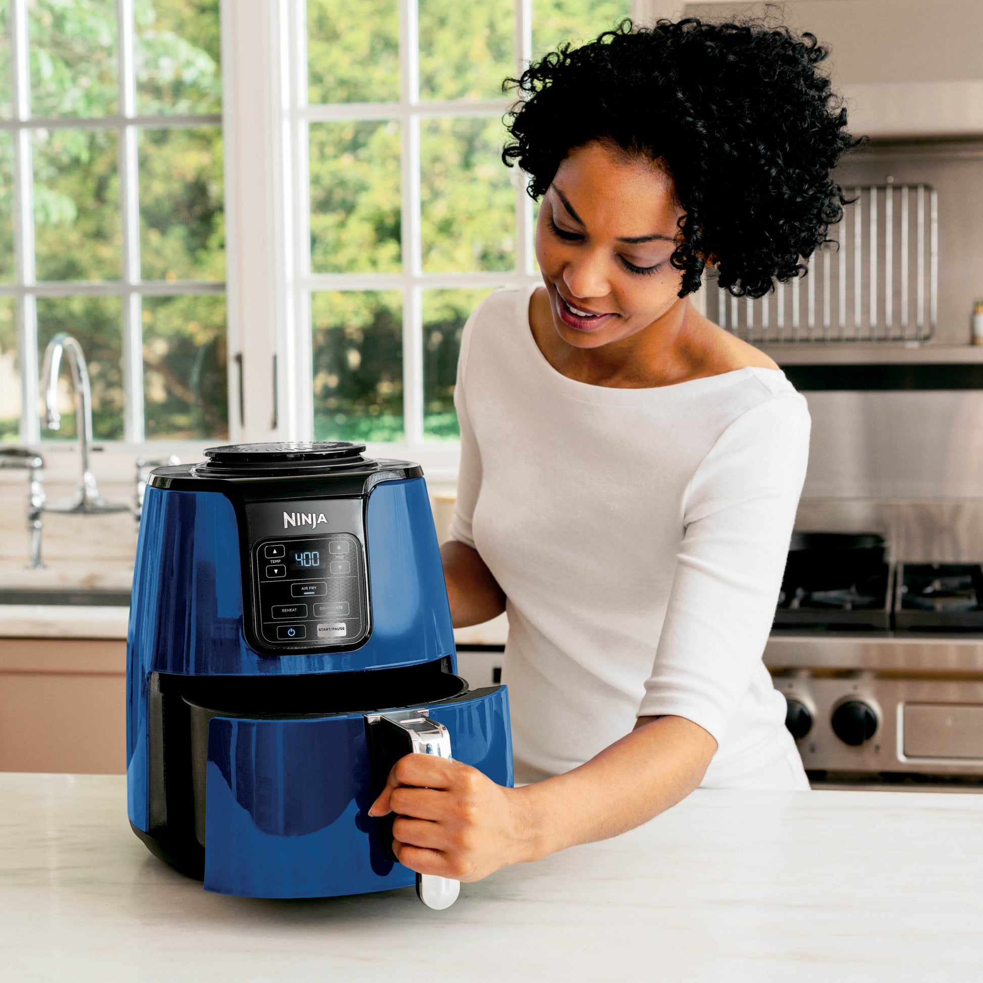 Ninja 4 qt Air Fryer, Navy - Dishwasher Safe